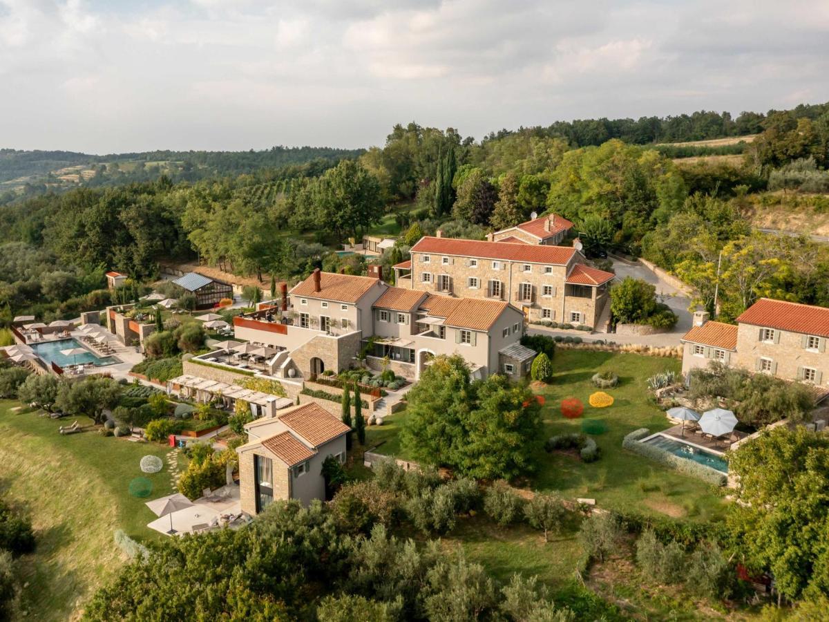 Luxury Wine Estate Check-In